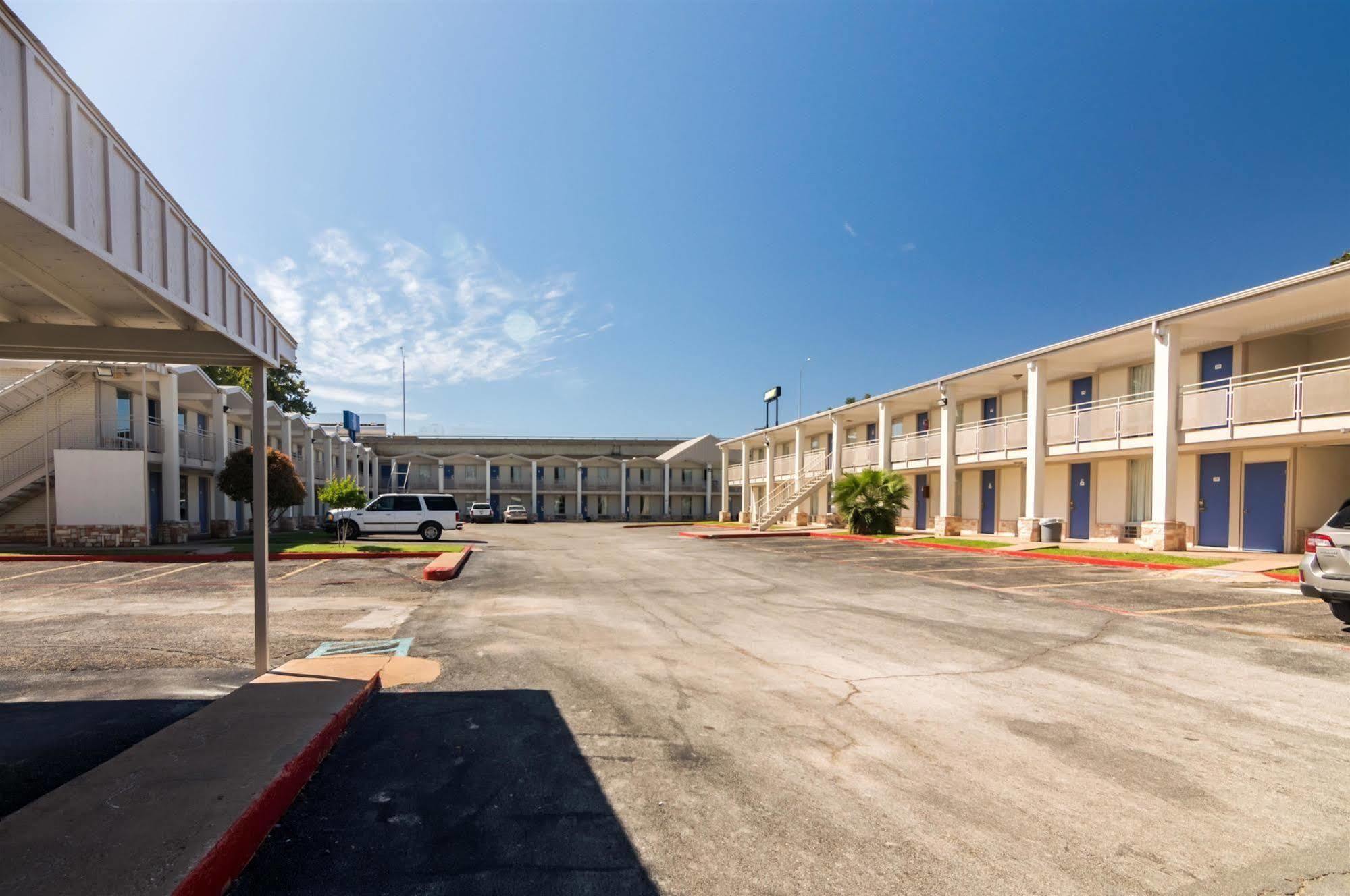 Delux Inn Wichita Falls Εξωτερικό φωτογραφία